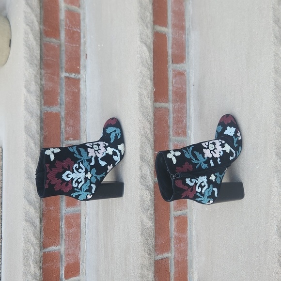 Rebecca Minkoff Bojana Boots 👢 - Picture 4 of 7